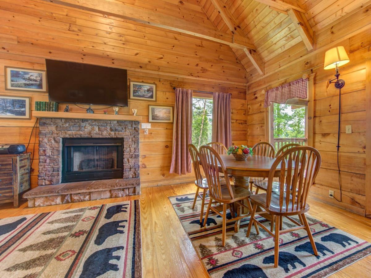 Bear Tracks, 2 Bedrooms, Hot Tub, Fireplace, Wifi, Jetted Tub, Sleeps 6 Gatlinburg Extérieur photo