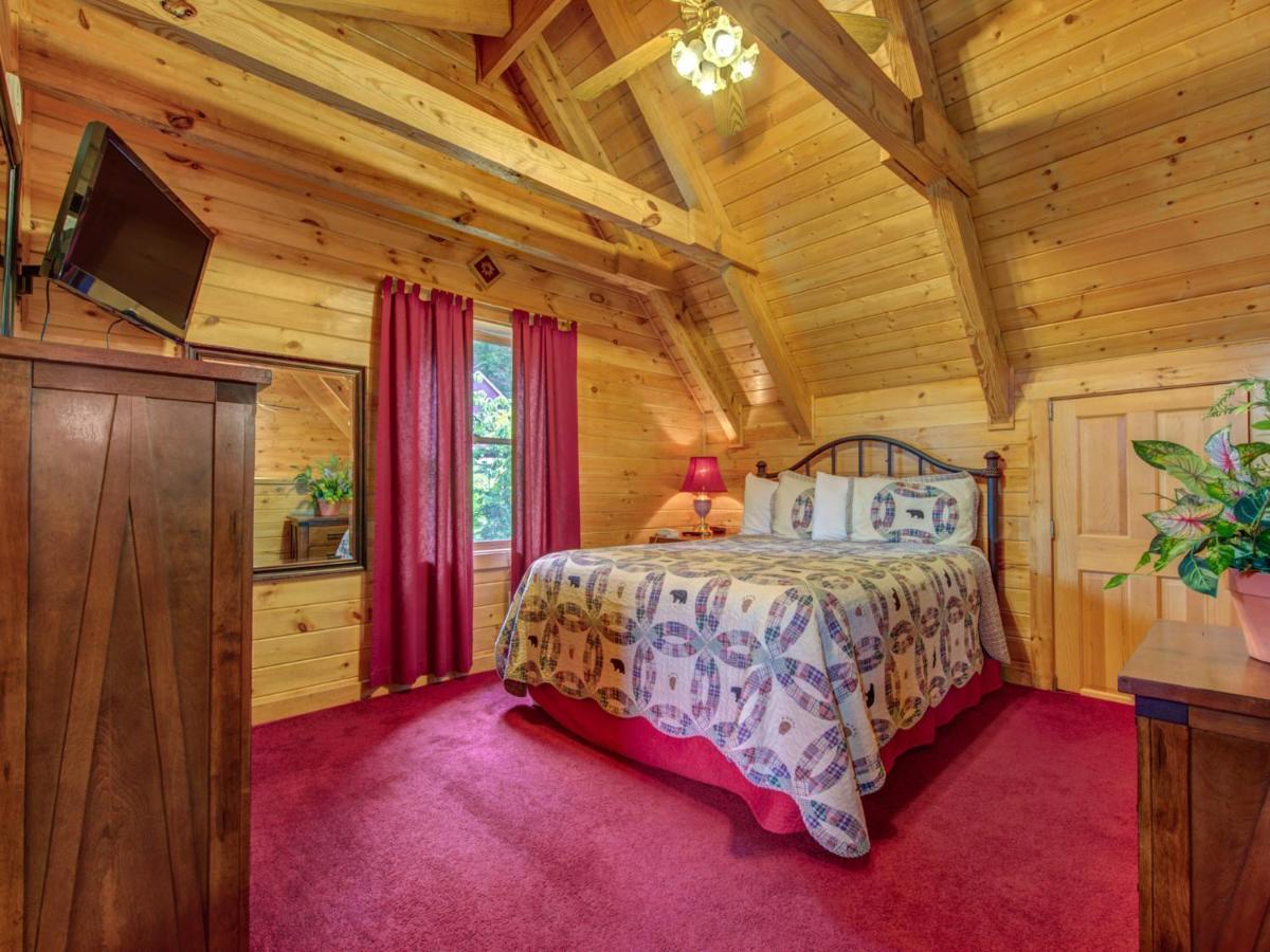 Bear Tracks, 2 Bedrooms, Hot Tub, Fireplace, Wifi, Jetted Tub, Sleeps 6 Gatlinburg Extérieur photo