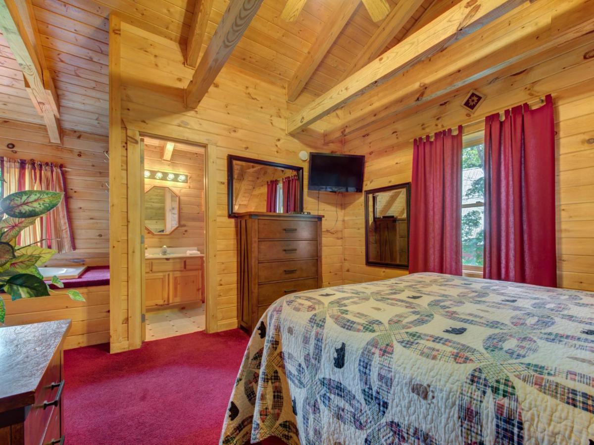 Bear Tracks, 2 Bedrooms, Hot Tub, Fireplace, Wifi, Jetted Tub, Sleeps 6 Gatlinburg Extérieur photo