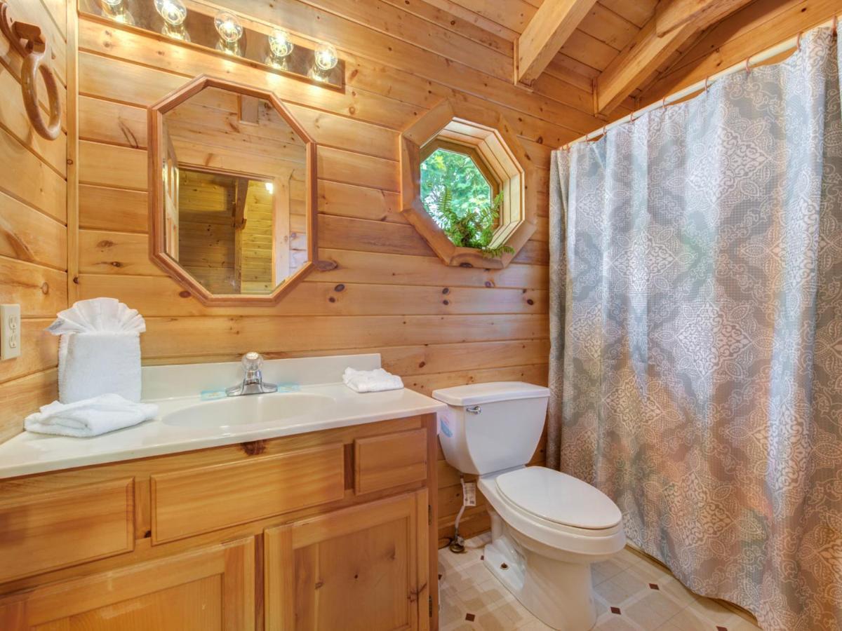 Bear Tracks, 2 Bedrooms, Hot Tub, Fireplace, Wifi, Jetted Tub, Sleeps 6 Gatlinburg Extérieur photo