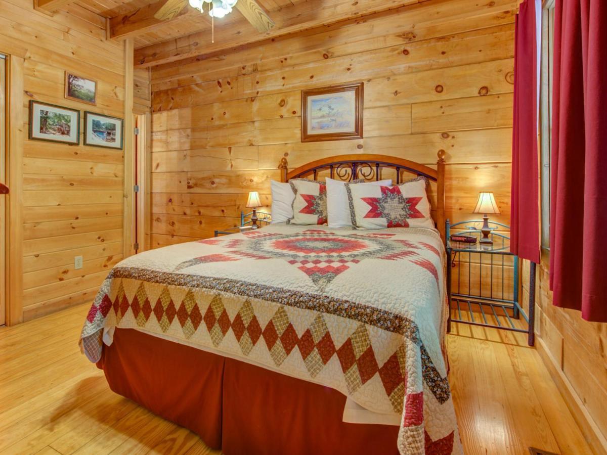Bear Tracks, 2 Bedrooms, Hot Tub, Fireplace, Wifi, Jetted Tub, Sleeps 6 Gatlinburg Extérieur photo