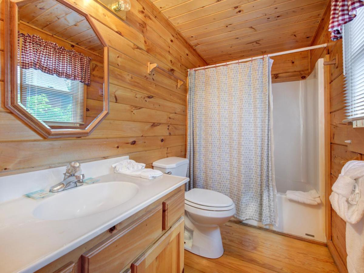 Bear Tracks, 2 Bedrooms, Hot Tub, Fireplace, Wifi, Jetted Tub, Sleeps 6 Gatlinburg Extérieur photo