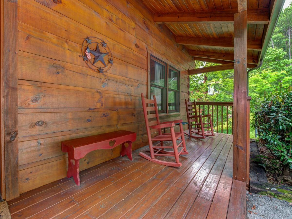 Bear Tracks, 2 Bedrooms, Hot Tub, Fireplace, Wifi, Jetted Tub, Sleeps 6 Gatlinburg Extérieur photo