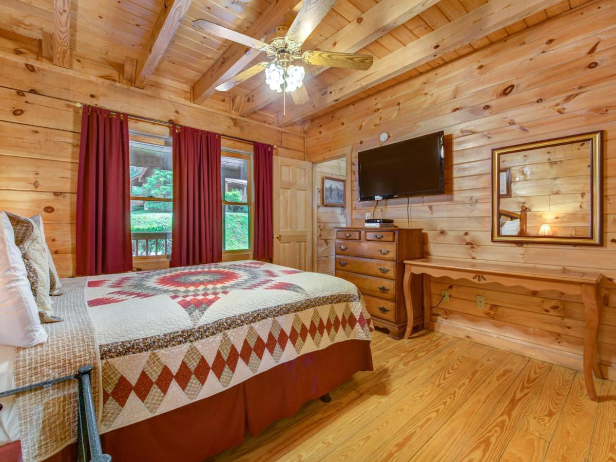 Bear Tracks, 2 Bedrooms, Hot Tub, Fireplace, Wifi, Jetted Tub, Sleeps 6 Gatlinburg Extérieur photo