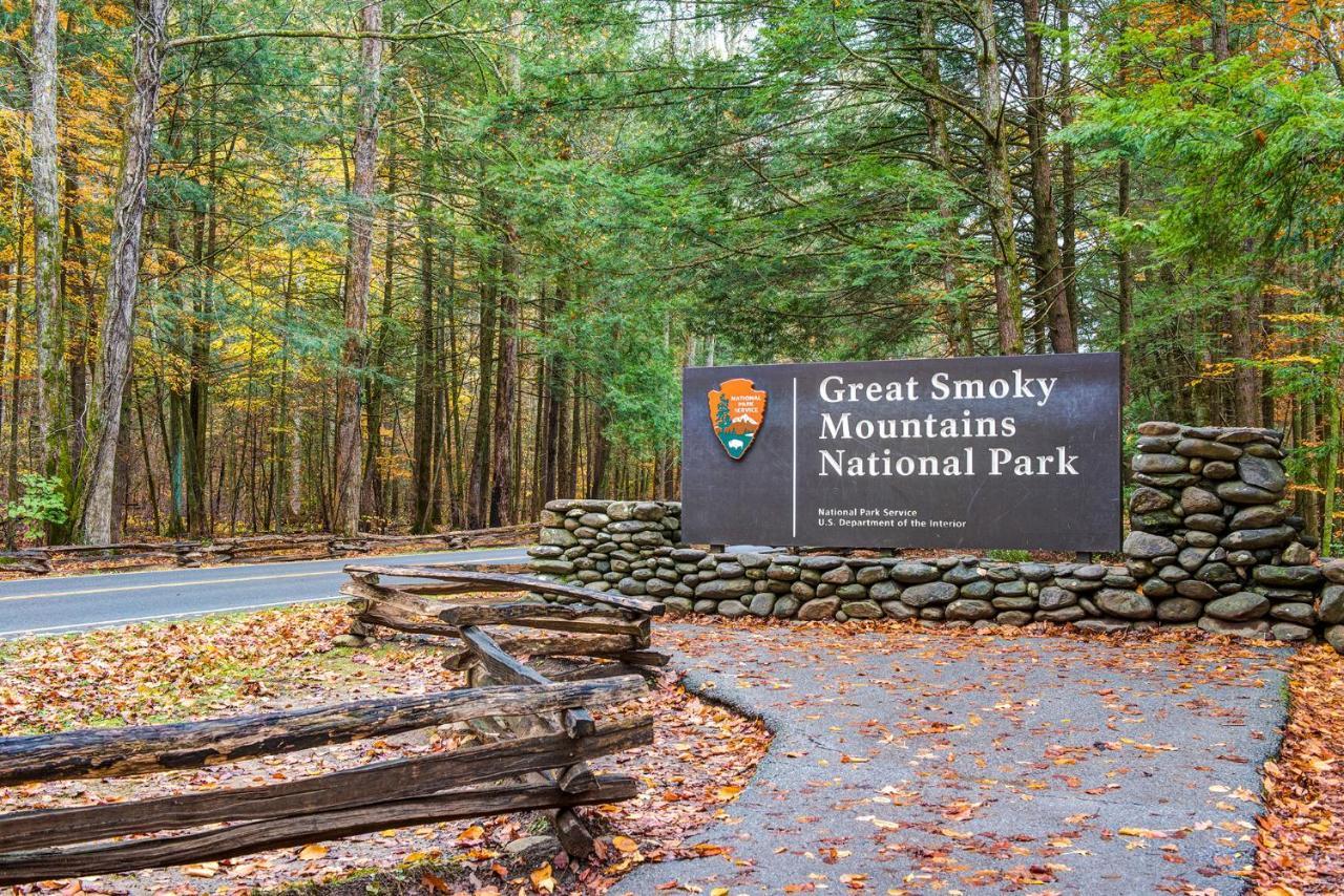 Bear Tracks, 2 Bedrooms, Hot Tub, Fireplace, Wifi, Jetted Tub, Sleeps 6 Gatlinburg Extérieur photo