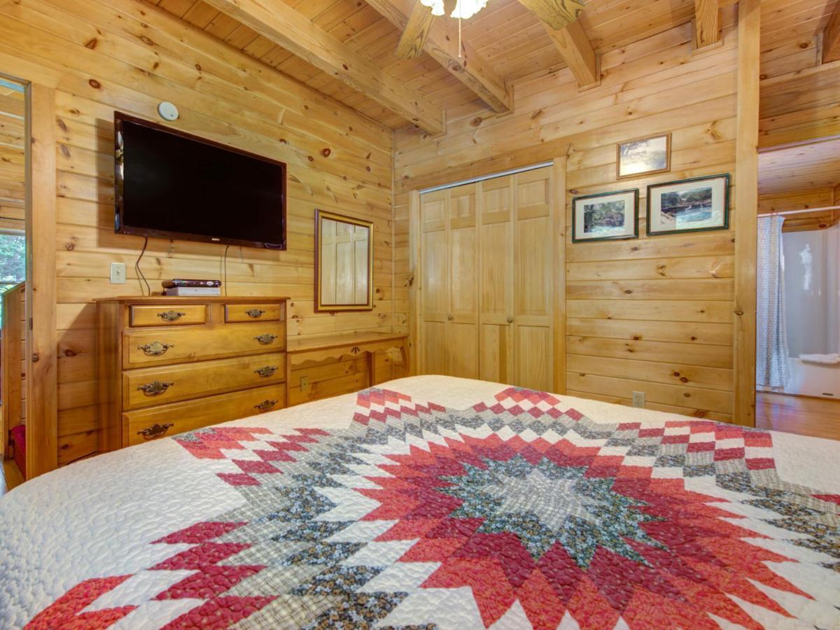 Bear Tracks, 2 Bedrooms, Hot Tub, Fireplace, Wifi, Jetted Tub, Sleeps 6 Gatlinburg Extérieur photo